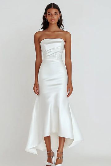 Robe bustier blanche gaine satin à volants
